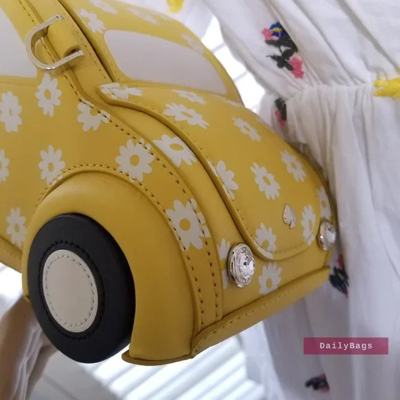 BEAUTIFUL BAG KATE SPADE BEEP BEEP BEETLE FLORAL WHITE YELLOW CAR CROSSBODY - Picture 2 of 12